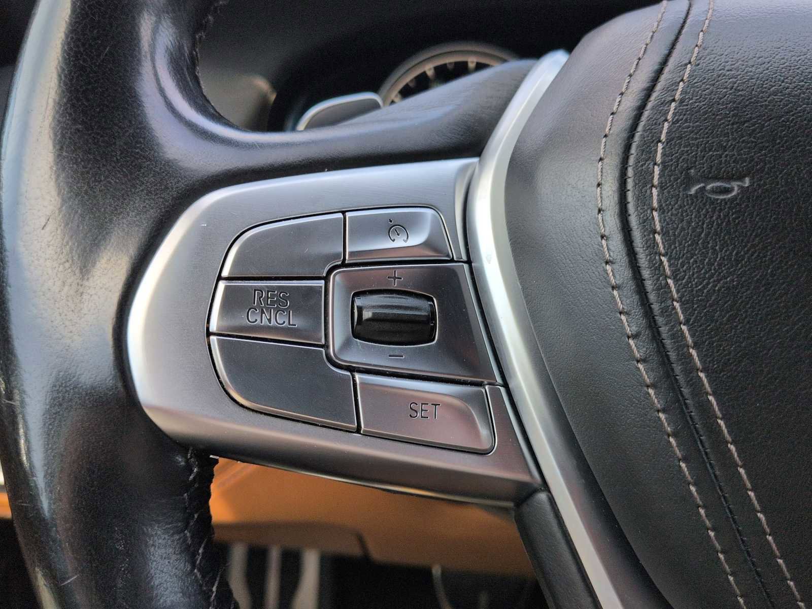 Used 2019 BMW 750i xDrive w/ M Sport Package image 25