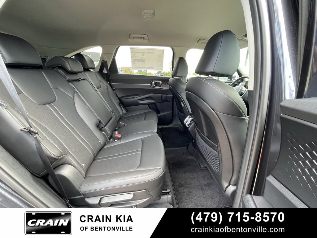 New 2025 Kia Sorento S image 28