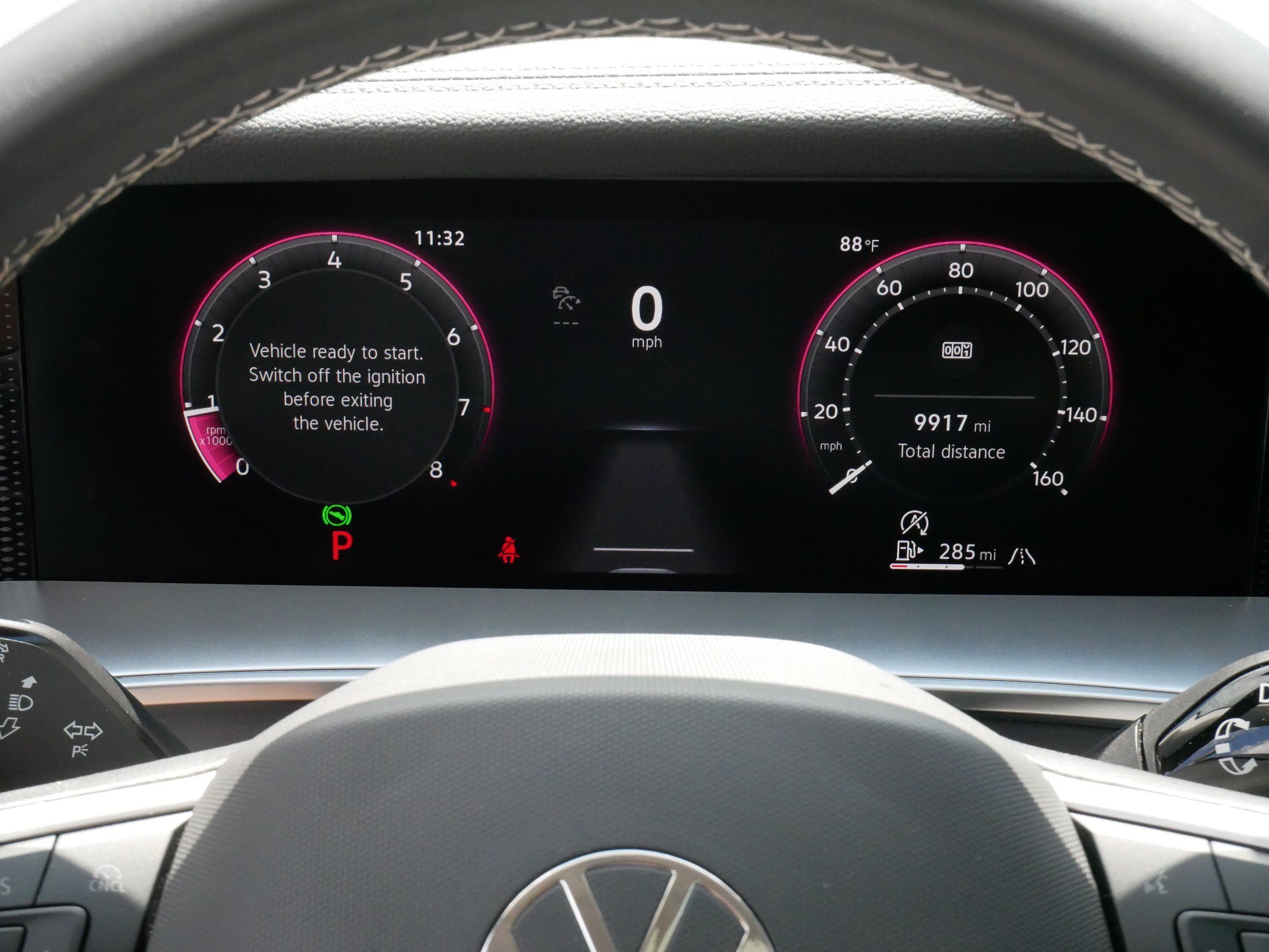 Certified 2025 Volkswagen Tiguan SE w/ Panoramic Sunroof Package AWD/4WD image 21