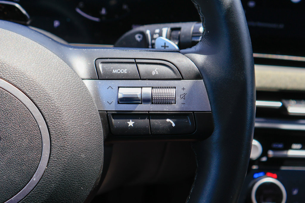 Certified 2025 Hyundai Santa Cruz Limited AWD/4WD image 14