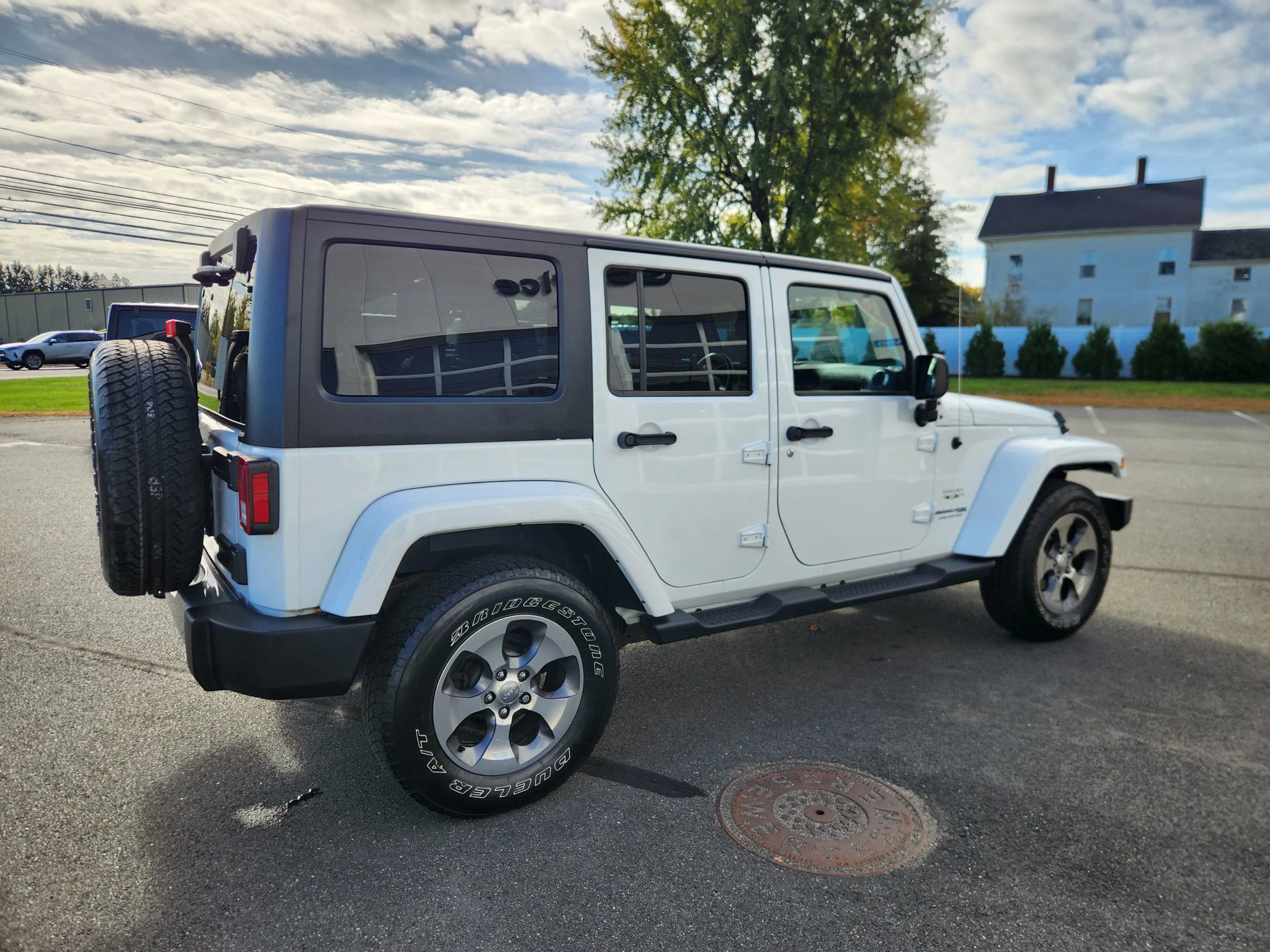 Used 2018 Jeep Wrangler Unlimited Sahara image 15