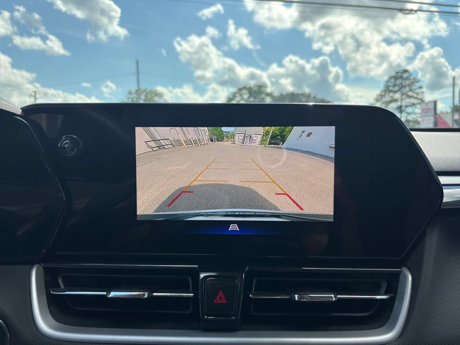 Used 2025 Chevrolet TrailBlazer LT FWD image 18