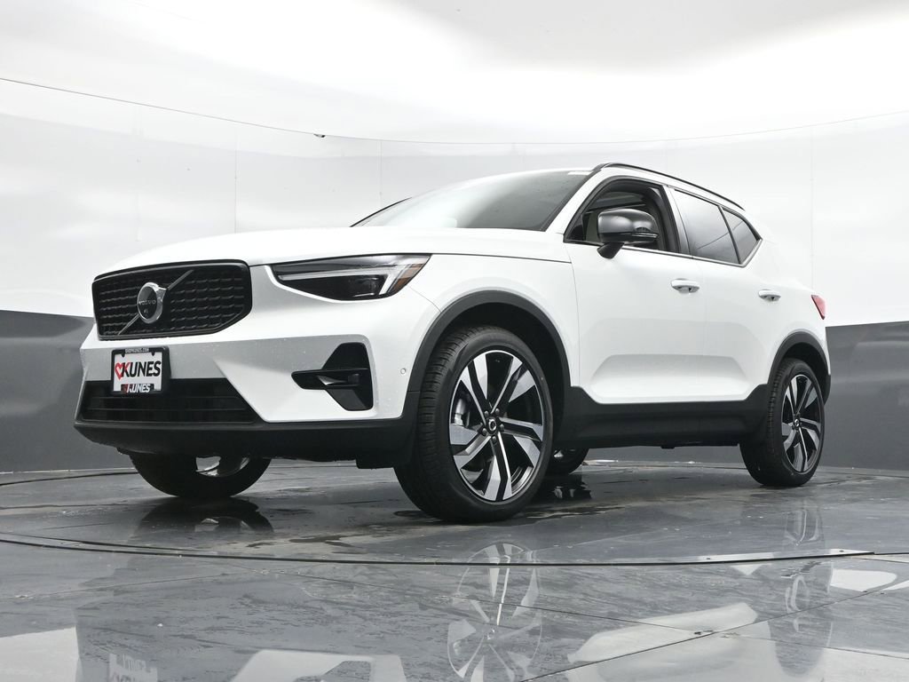 New 2026 Volvo XC40 B5 Ultra w/ Climate Package AWD/4WD image 43