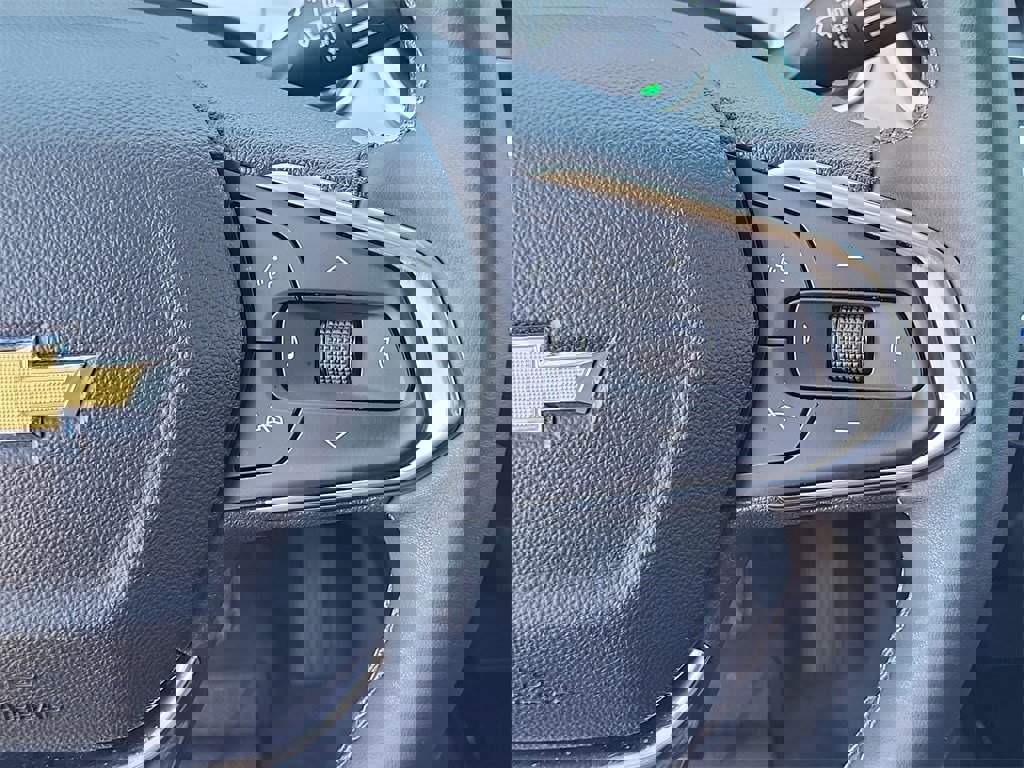 Certified 2025 Chevrolet Trax LT w/ Driver Confidence Package image 21