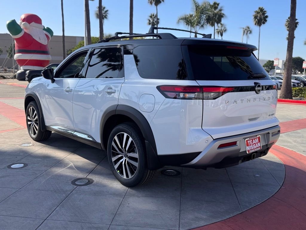 New 2025 Nissan Pathfinder Platinum image 5