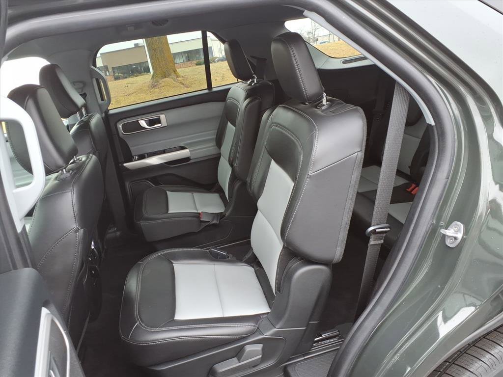 Used 2022 Ford Explorer XLT w/ Equipment Group 202A AWD/4WD image 27