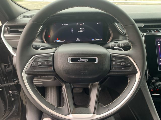 Used 2024 Jeep Grand Cherokee Altitude AWD/4WD image 20