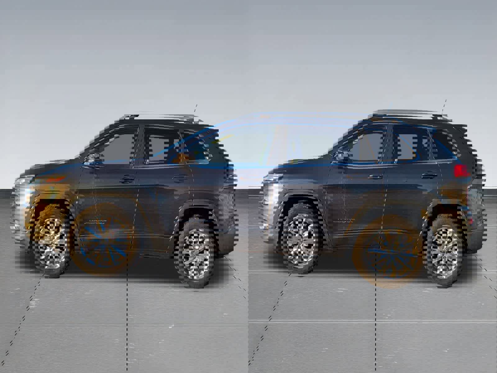 Used 2016 Jeep Cherokee Limited image 3