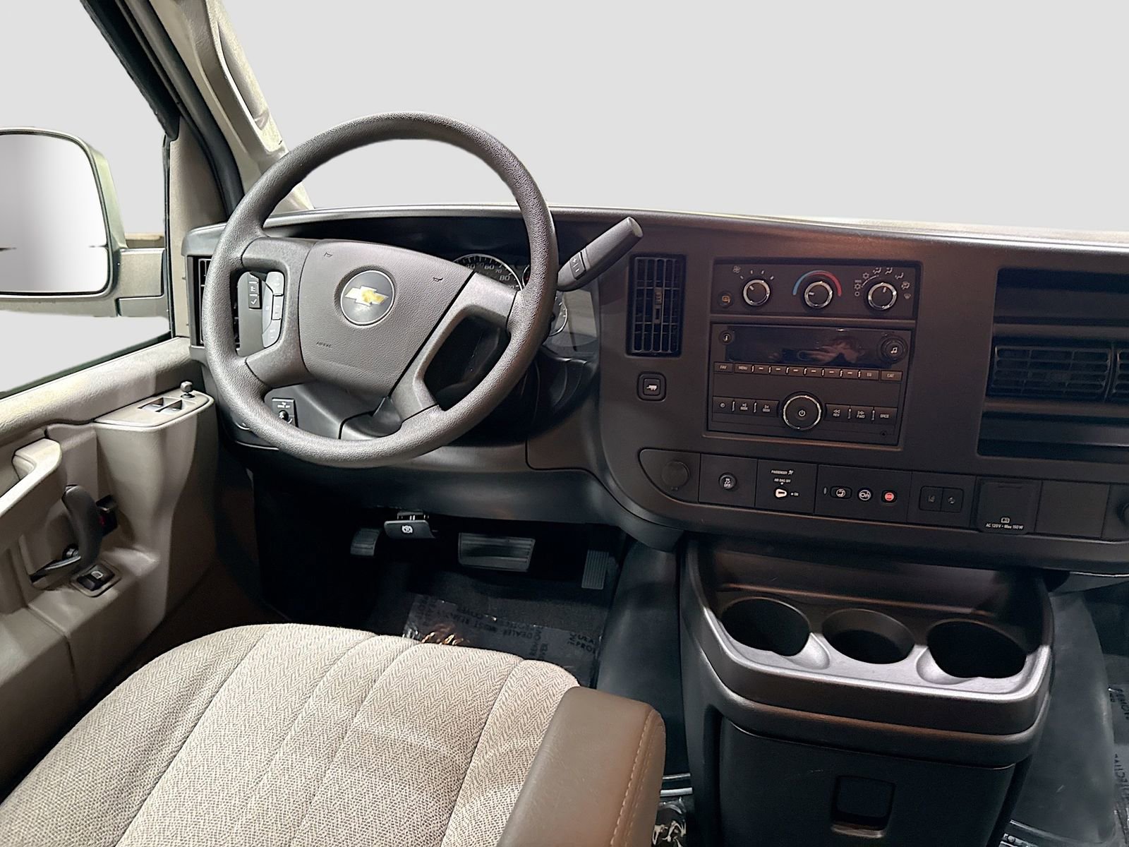 Used 2025 Chevrolet Express 3500 LT w/ LT Preferred Equipment Group RWD image 23