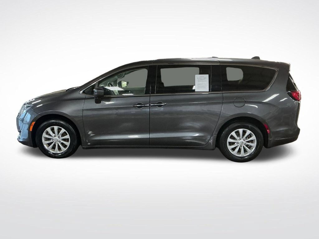 Used 2018 Chrysler Pacifica Touring Plus FWD video 2