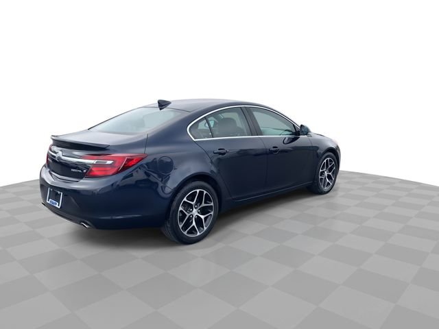 Used 2017 Buick Regal Sport Touring FWD image 8