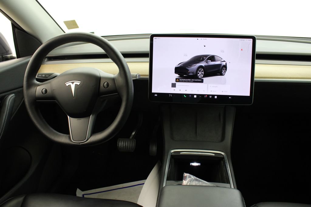 Used 2022 Tesla Model Y Long Range image 9