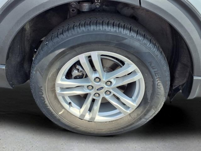 Used 2023 Ford Explorer XLT w/ Equipment Group 202A AWD/4WD image 9