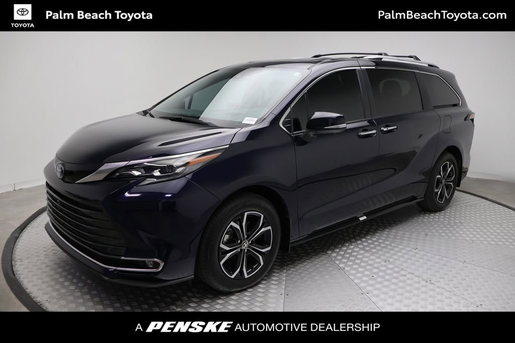 Certified 2025 Toyota Sienna Platinum image 1