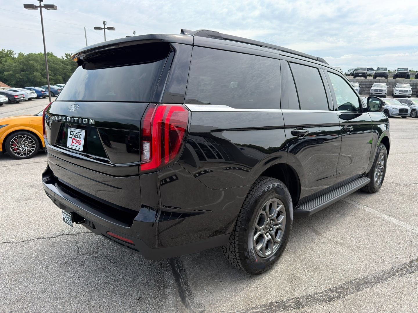 New 2027 Ford Expedition Active AWD/4WD image 7