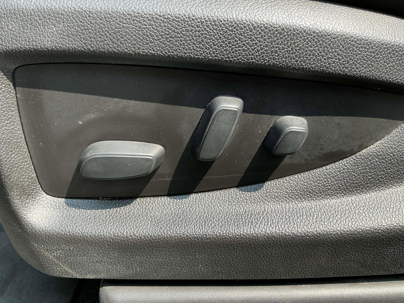 Used 2018 GMC Yukon Denali w/ Denali Ultimate Package image 12