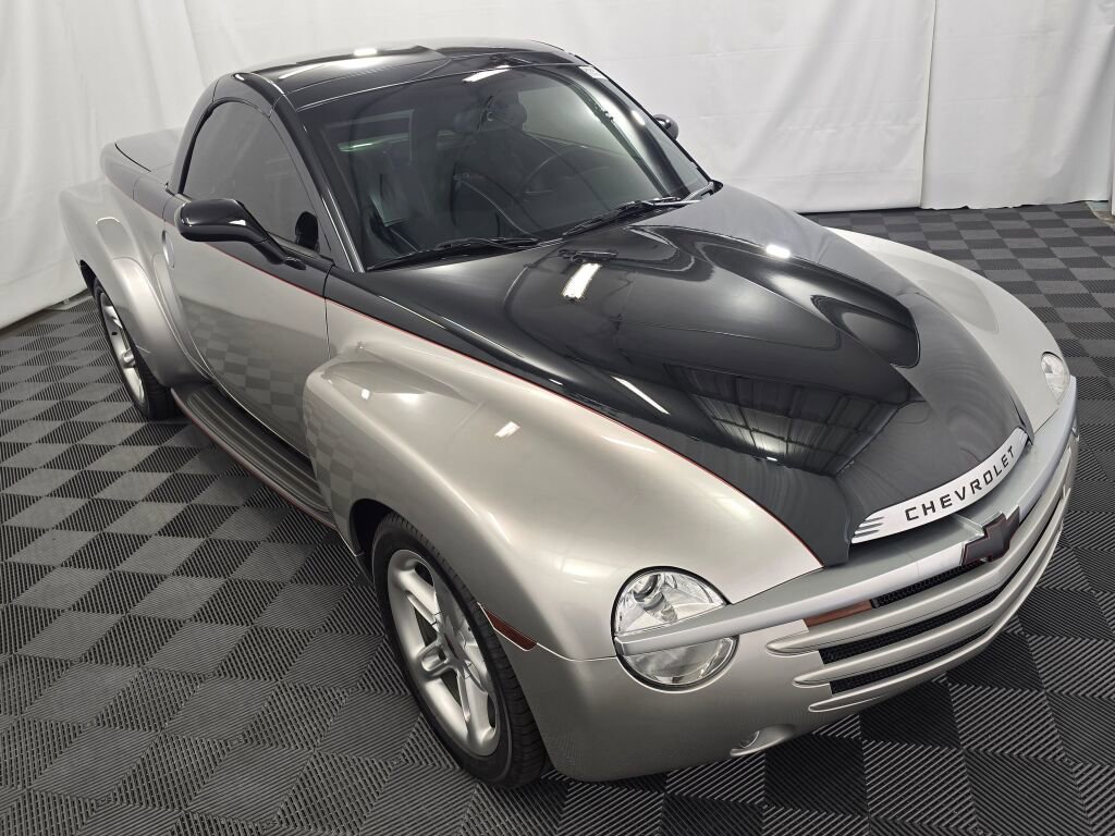 Used 2005 Chevrolet SSR w/ Preferred Equipment Group RWD image 11