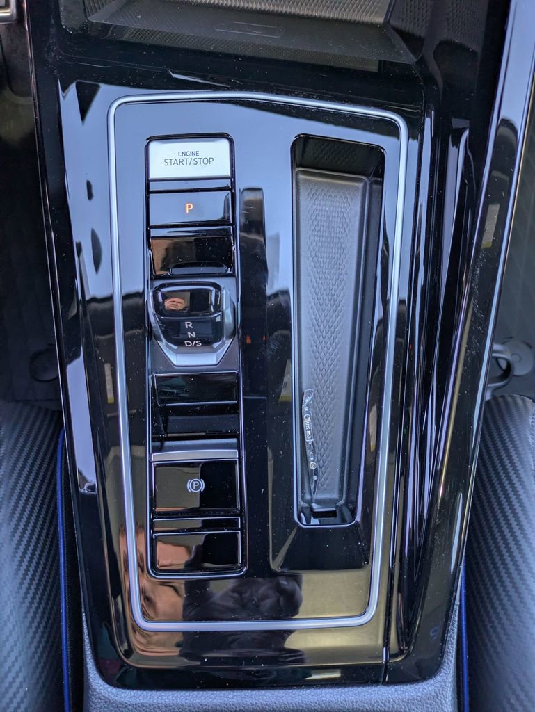 Used 2024 Volkswagen Golf R AWD/4WD image 27