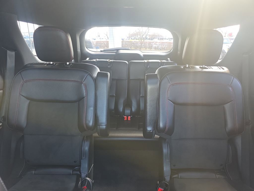 Certified 2023 Ford Explorer ST-Line w/ Class IV Trailer Tow Package image 35