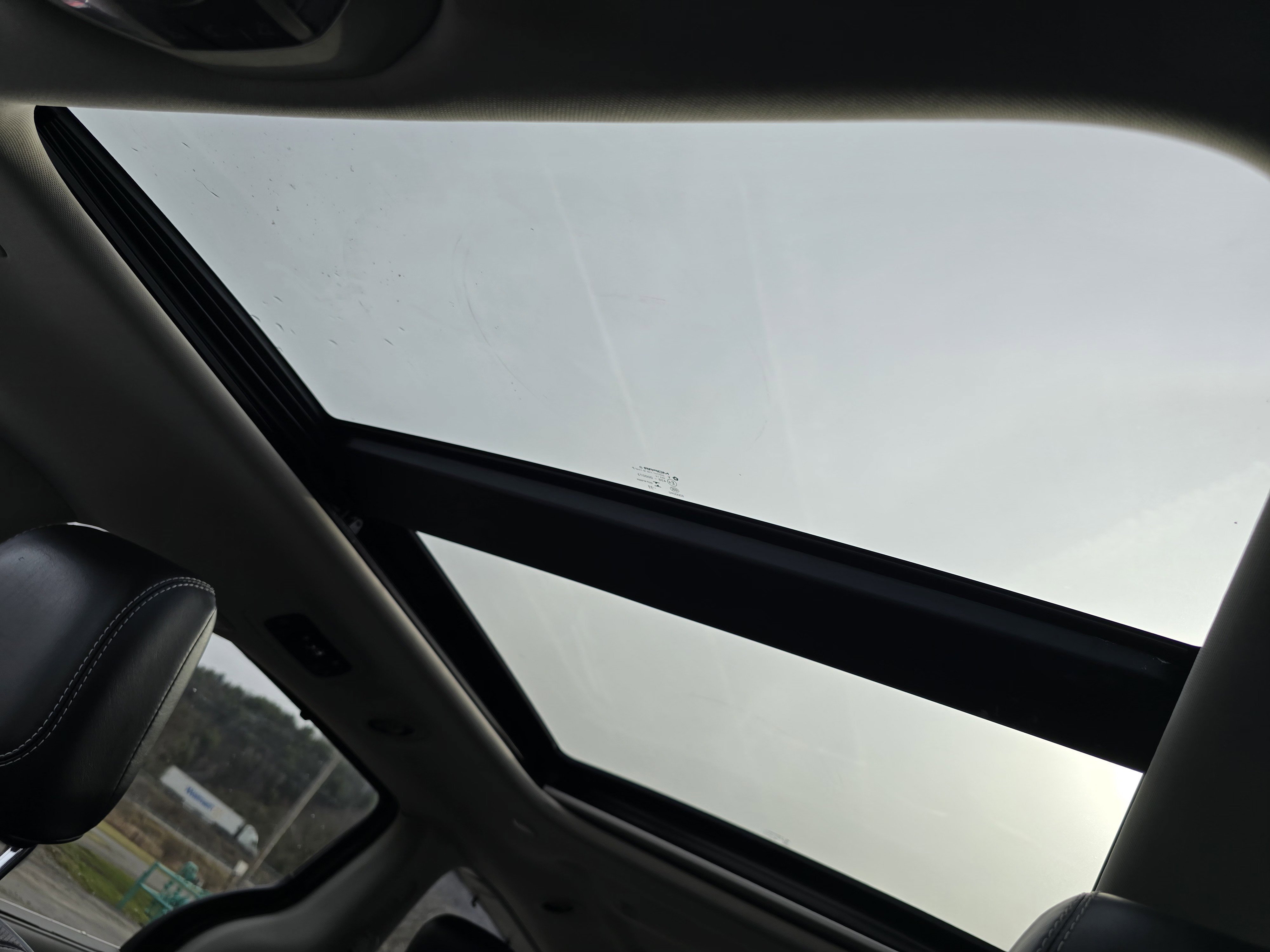 Used 2023 Chrysler Pacifica Limited image 36