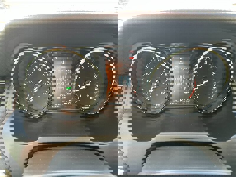 Used 2018 Land Rover Range Rover Evoque SE image 28