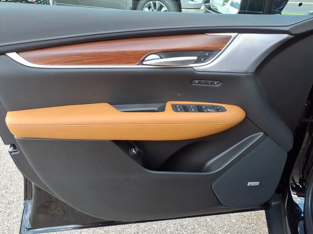 New 2025 Cadillac XT5 Premium Luxury w/ LPO, Floor Liner Package image 11