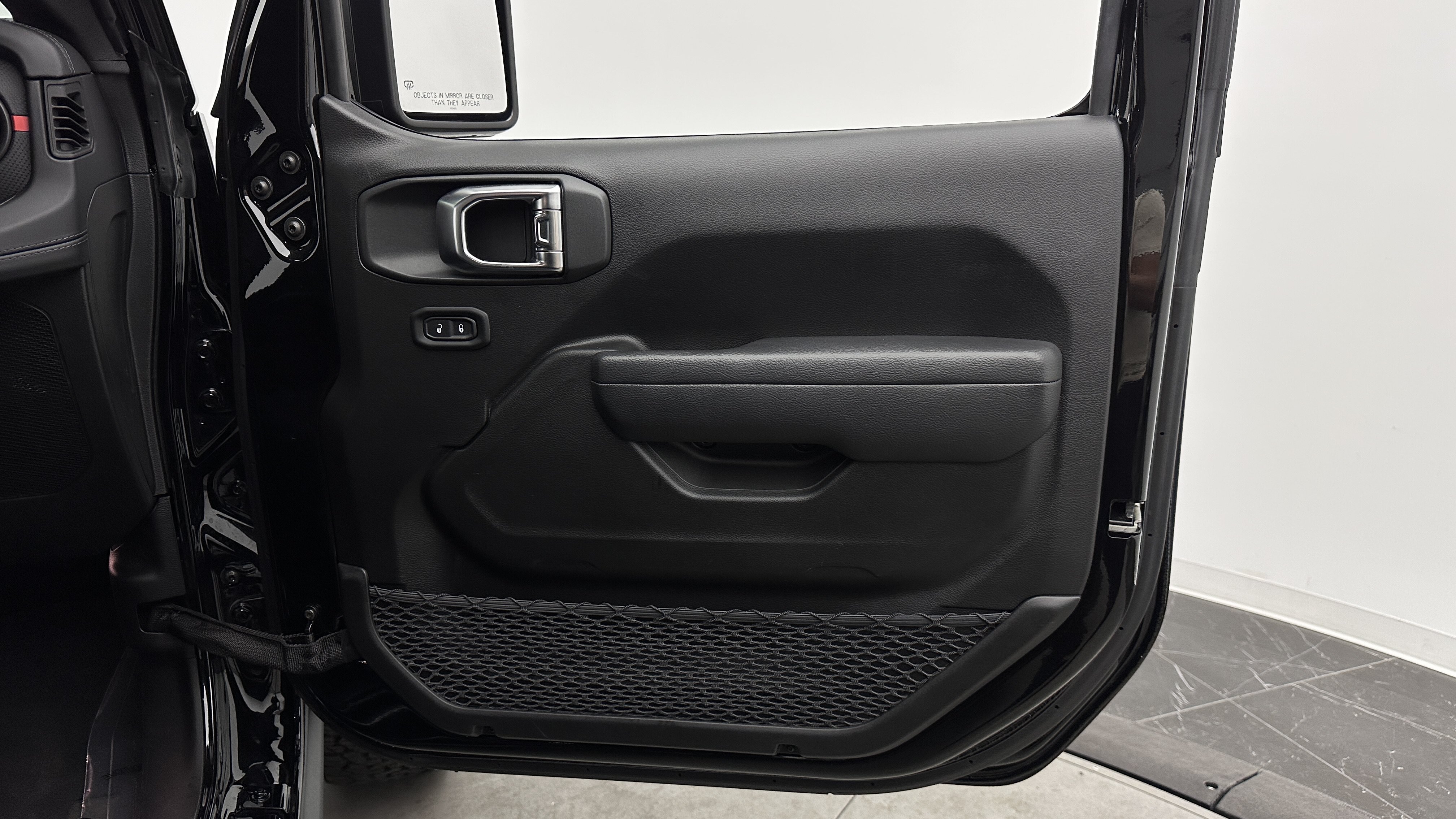 Used 2025 Jeep Wrangler Unlimited Rubicon AWD/4WD image 30