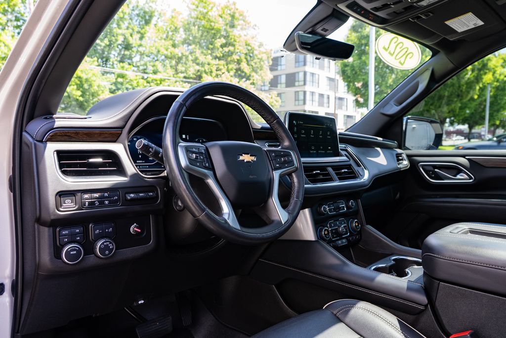 Used 2022 Chevrolet Suburban Premier AWD/4WD image 24