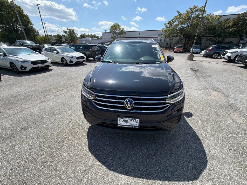 Used 2022 Volkswagen Tiguan SE AWD/4WD image 2