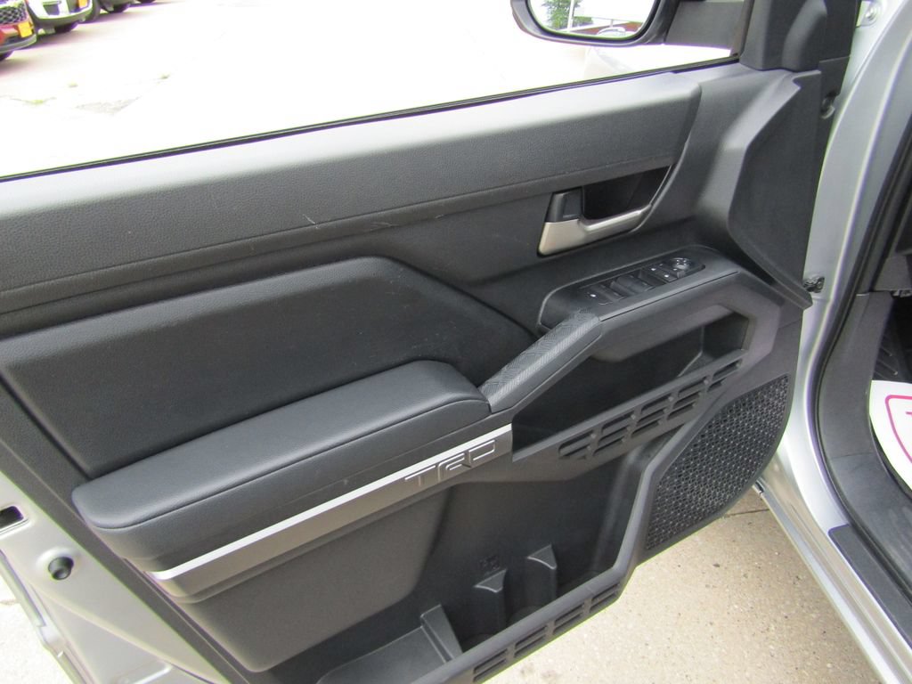 Used 2025 Toyota Tacoma TRD Off-Road AWD/4WD image 18