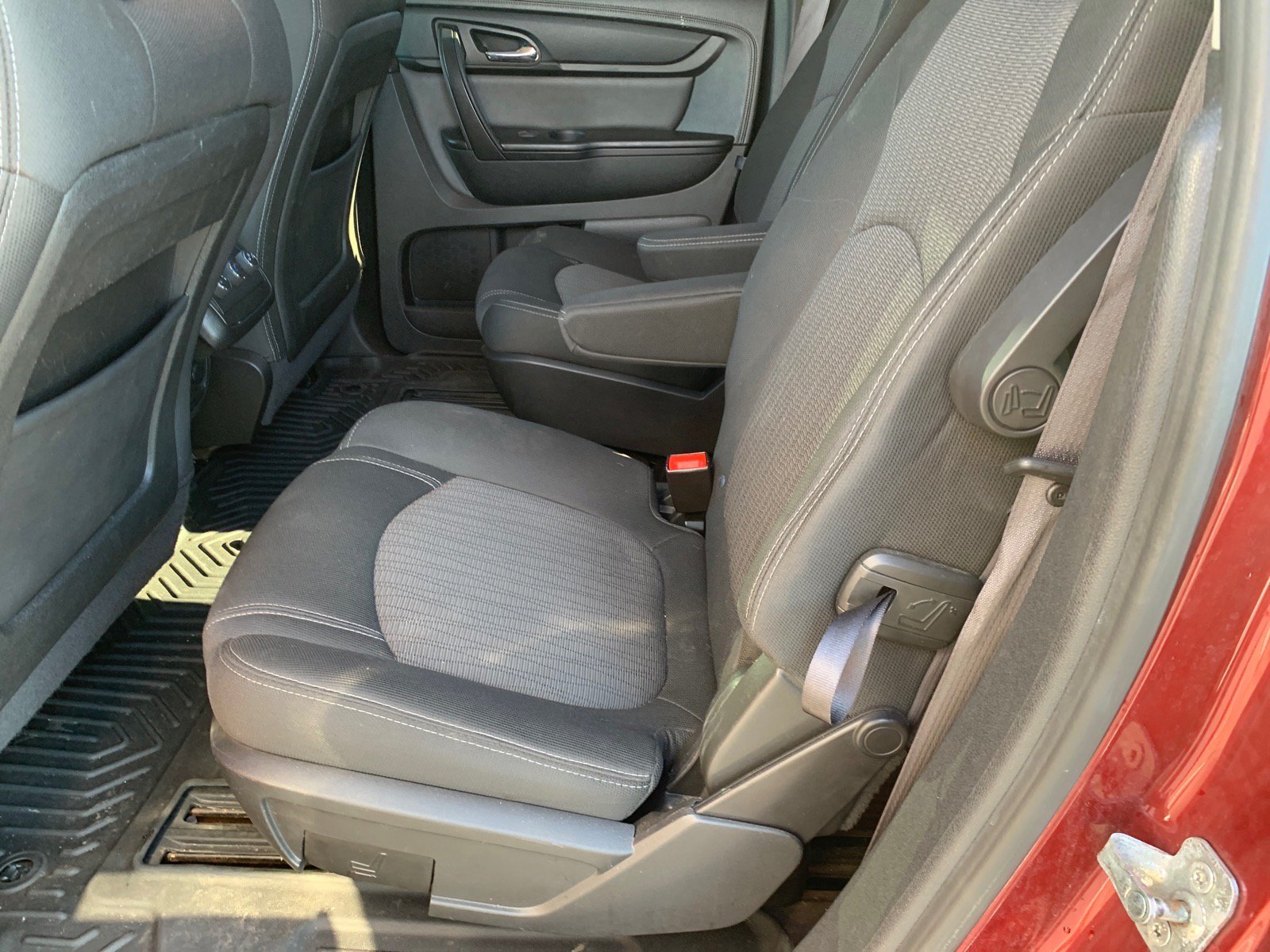 Used 2015 Chevrolet Traverse LT w/ Style and Technology Package FWD image 7
