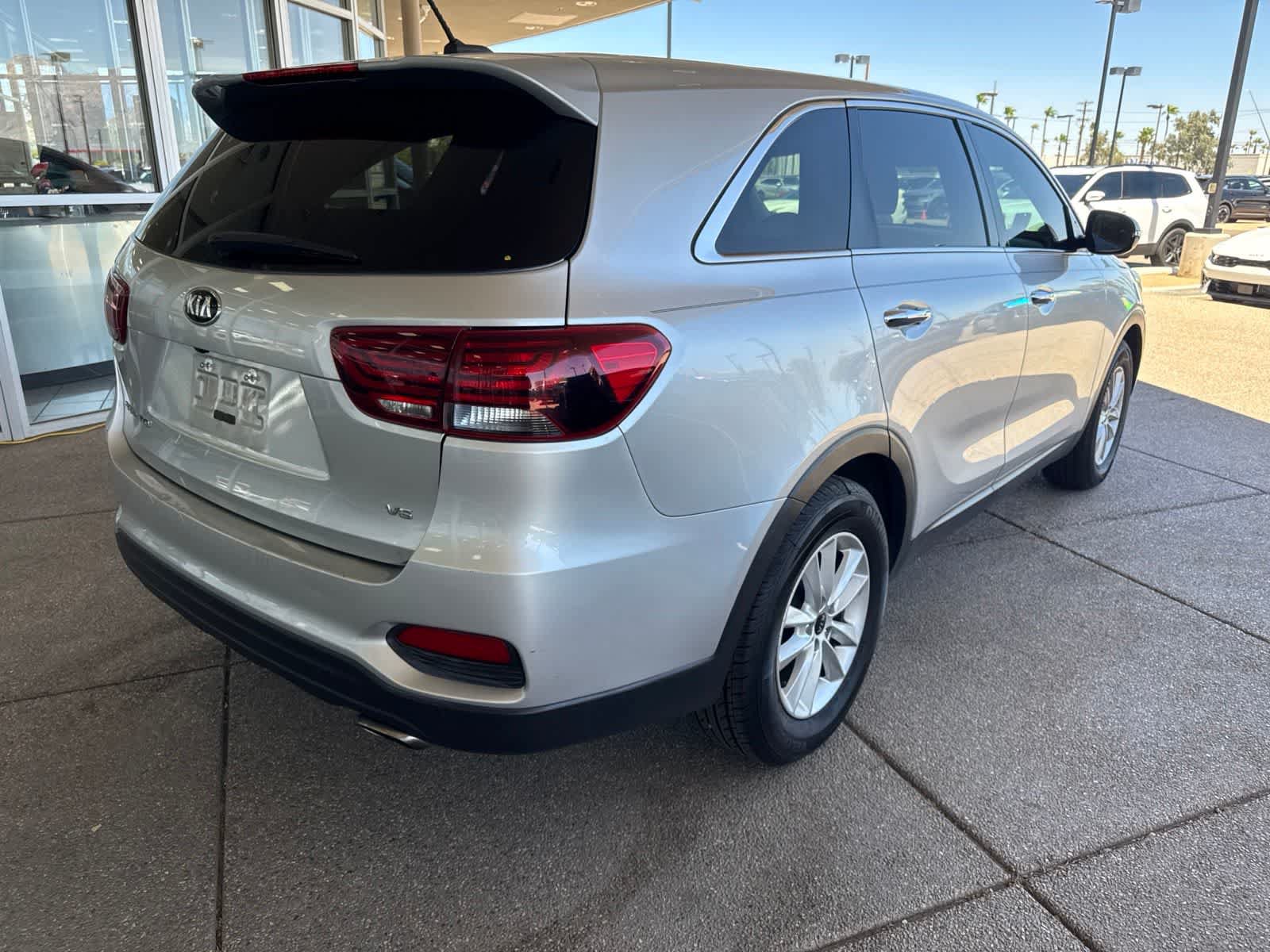 Used 2019 Kia Sorento FWD V6 image 6