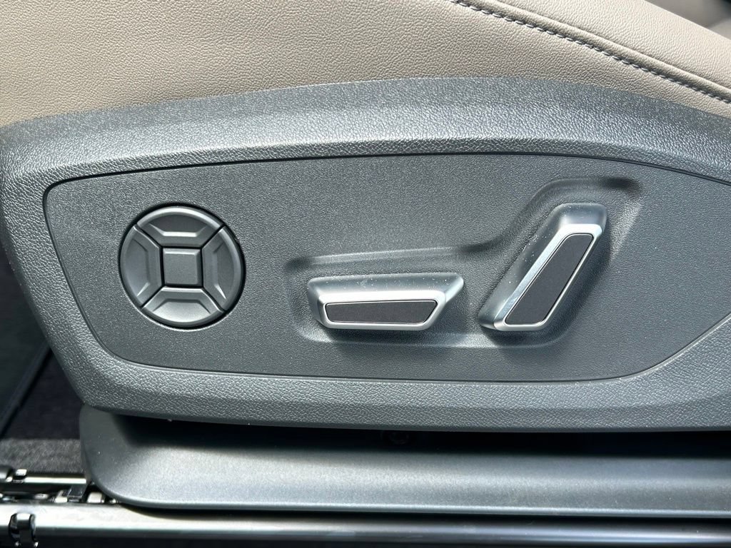 New 2026 Audi Q3 quattro 2.0T AWD/4WD image 22