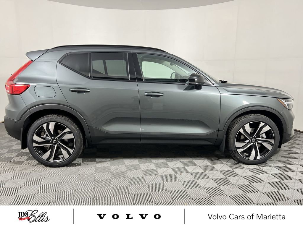 New 2026 Volvo XC40 B5 Ultra w/ Climate Package image 9