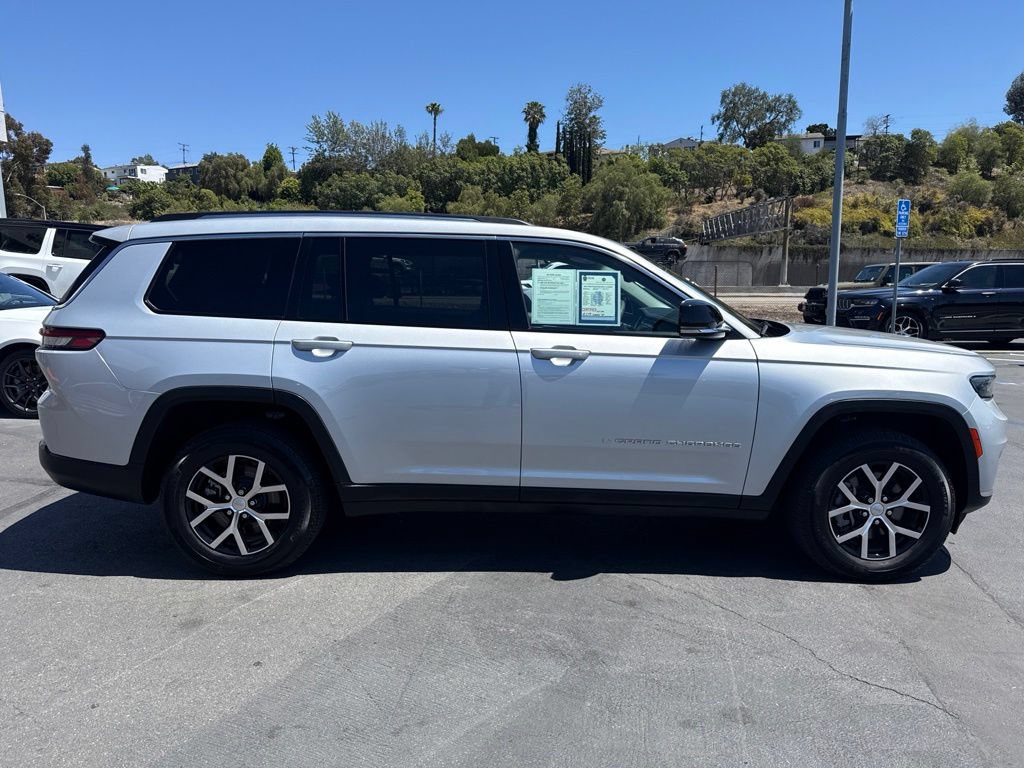 Used 2023 Jeep Grand Cherokee L Limited AWD/4WD image 9