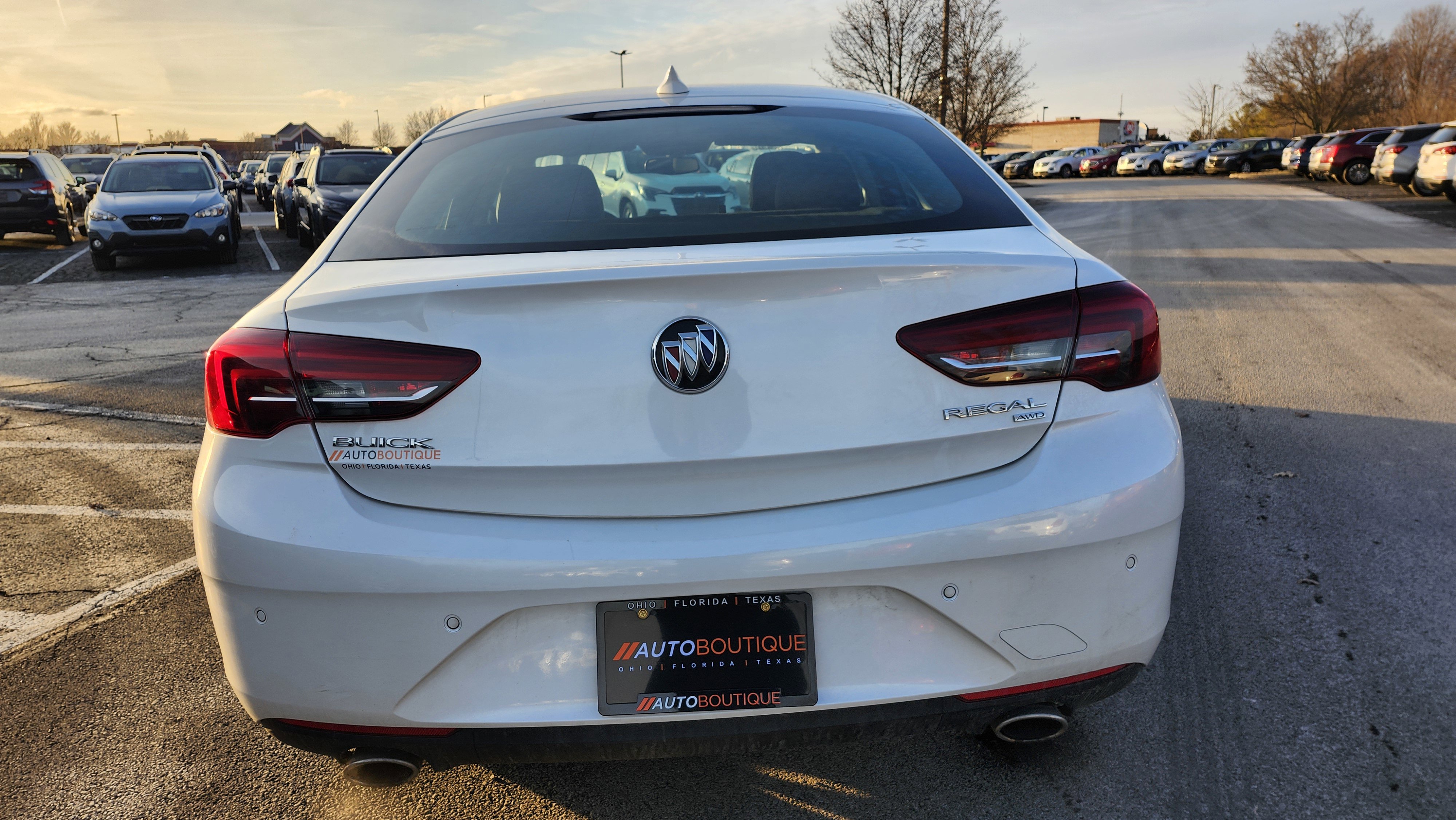 Used 2018 Buick Regal Essence w/ Driver Confidence Package #1 image 17
