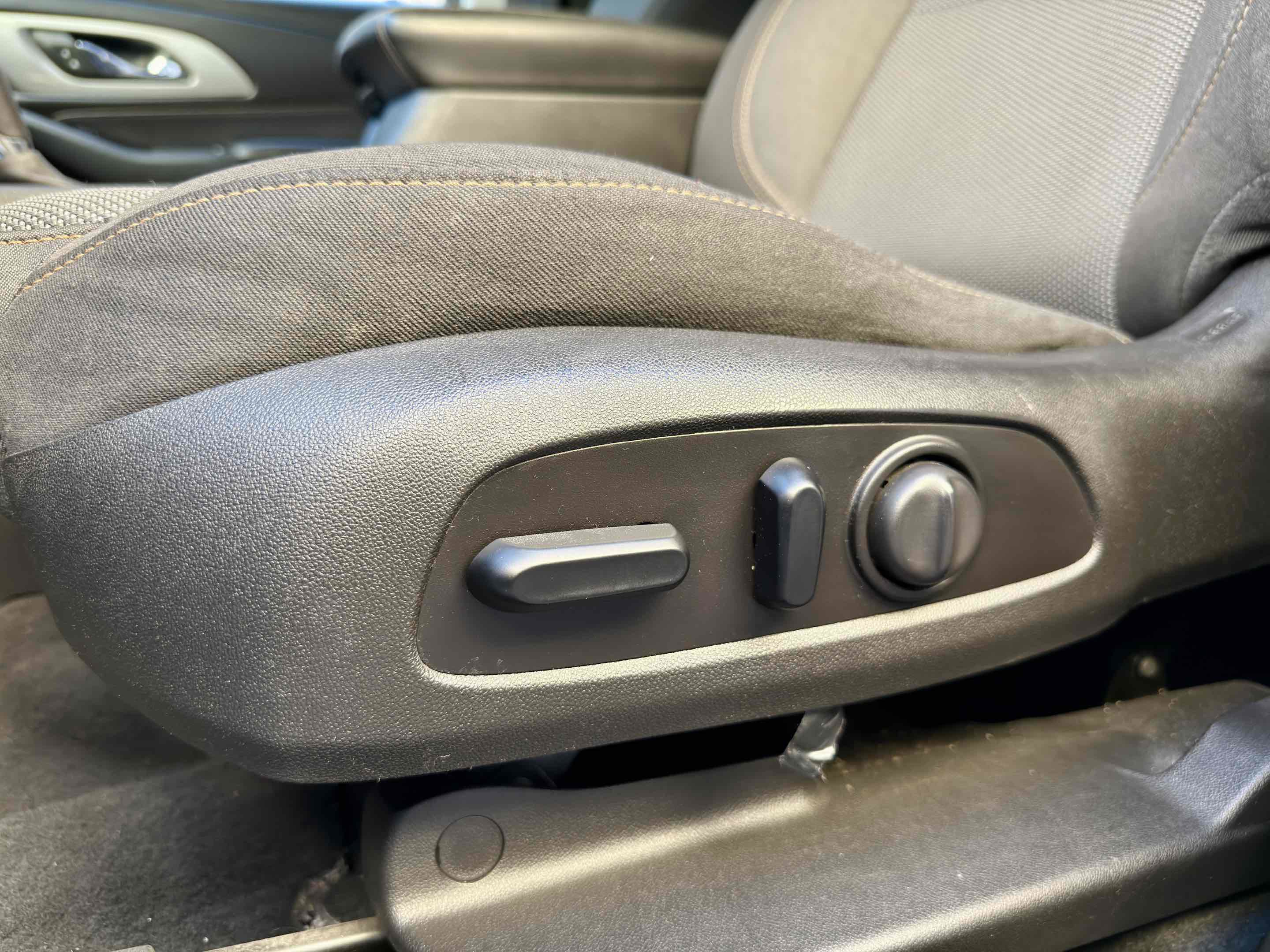 Used 2018 Chevrolet Traverse LT w/ LPO, Black Accent Package image 35