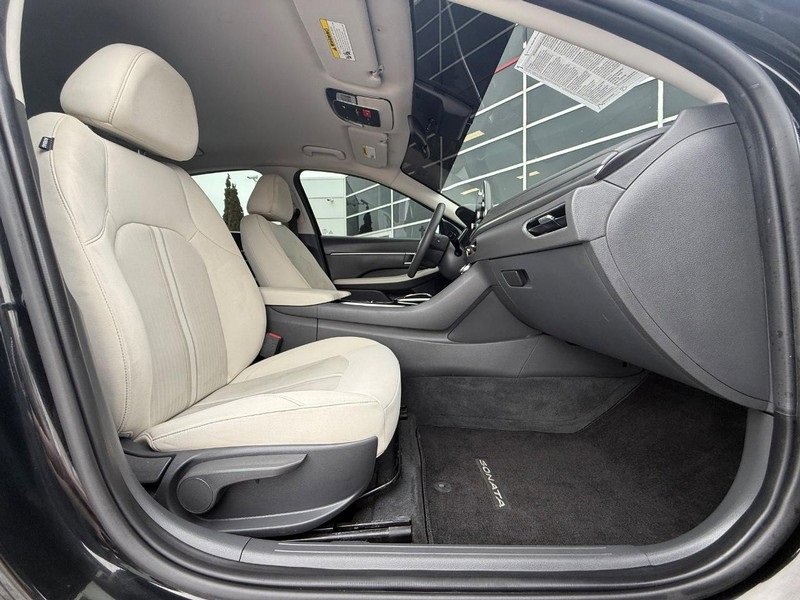 Used 2022 Hyundai Sonata SEL w/ Cargo Package image 11