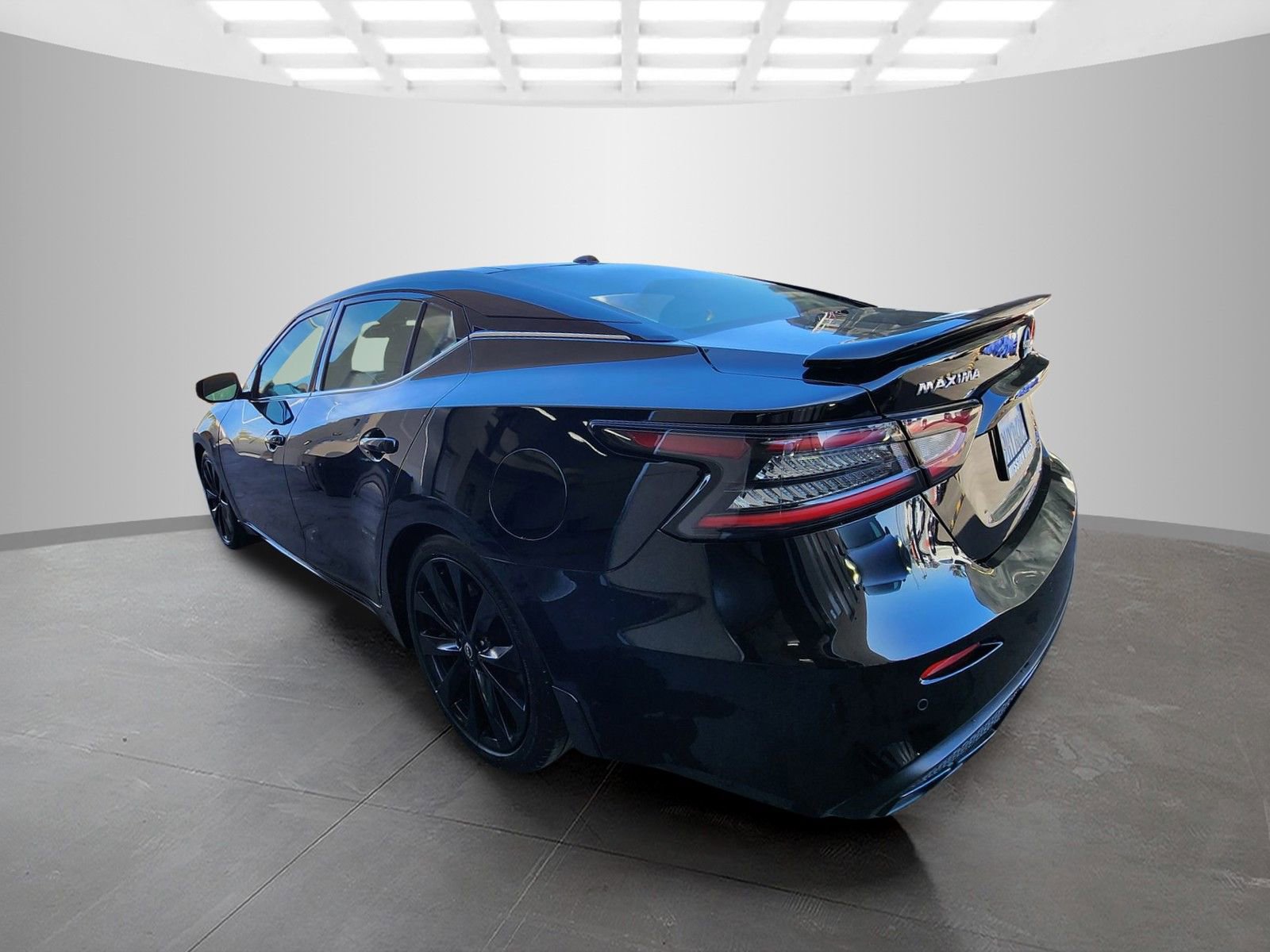 Used 2023 Nissan Maxima SR w/ Sport Mat Group image 5