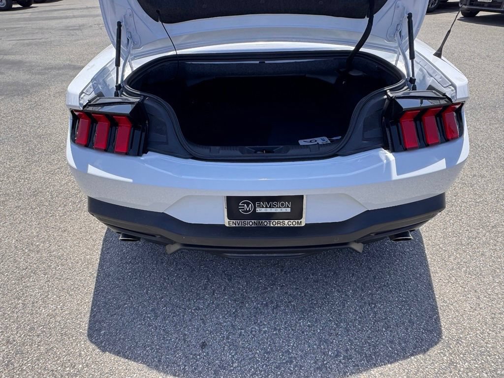 Used 2025 Ford Mustang GT Premium RWD image 13