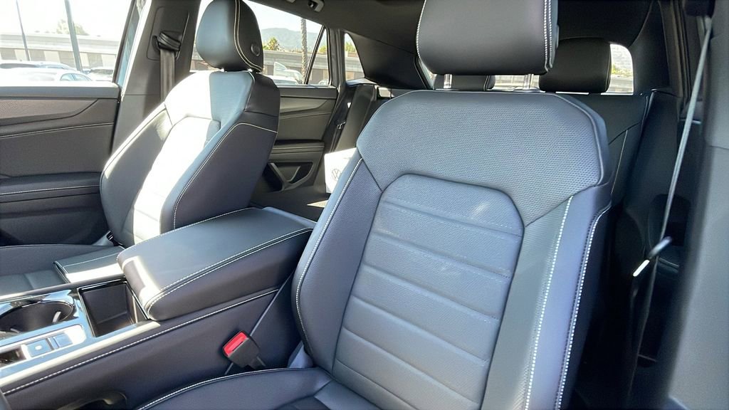 New 2026 Volkswagen Atlas Cross Sport SEL R-Line AWD/4WD image 15