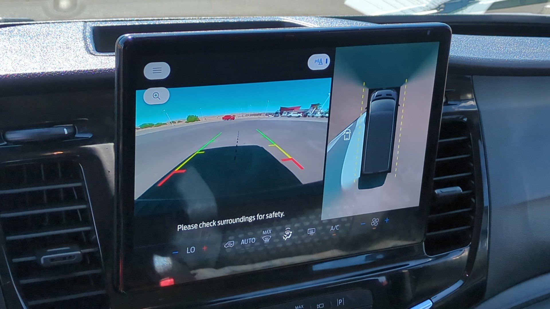 Used 2023 Ford Transit 350 XLT image 22