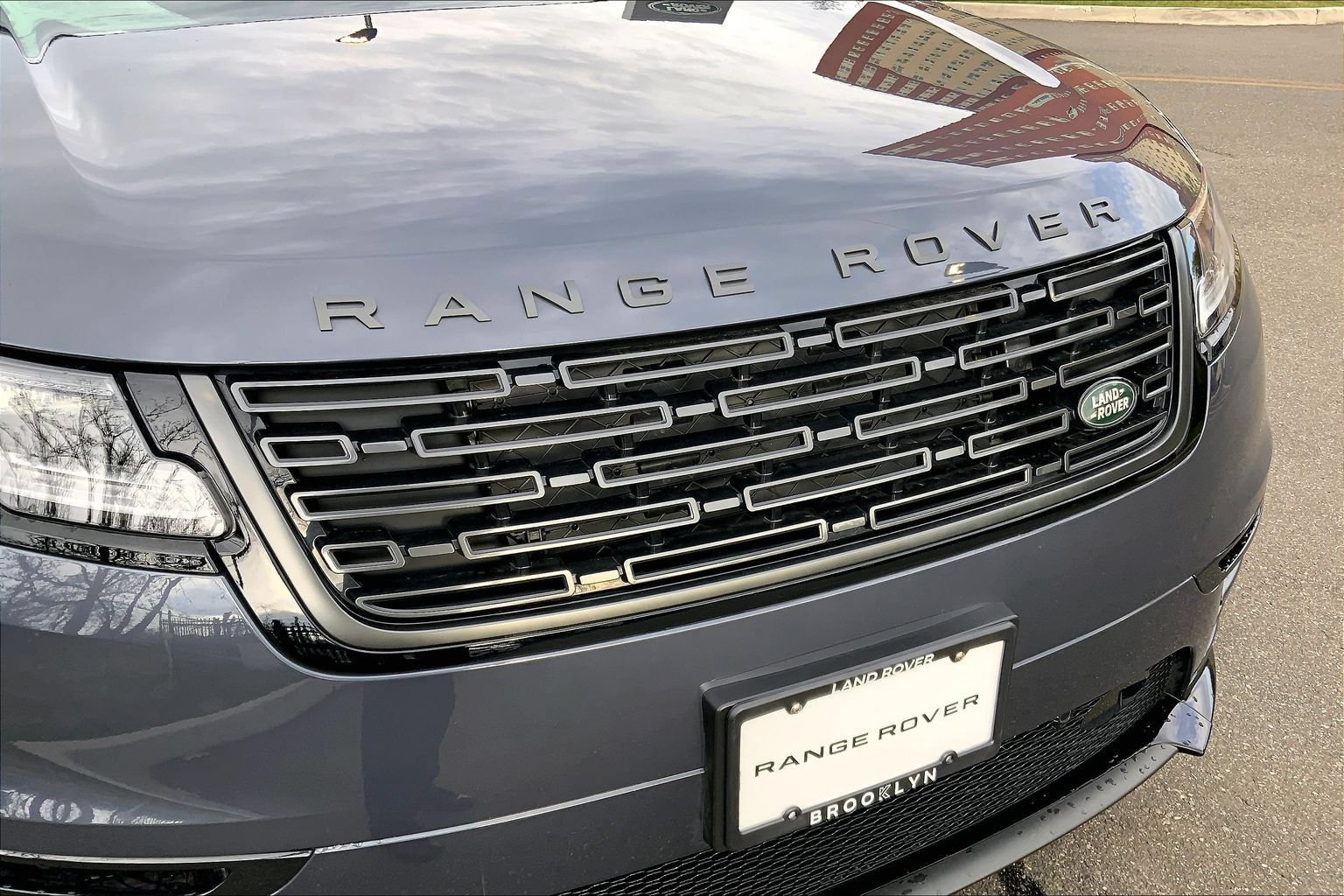 Certified 2026 Land Rover Range Rover Velar Dynamic SE AWD/4WD image 30