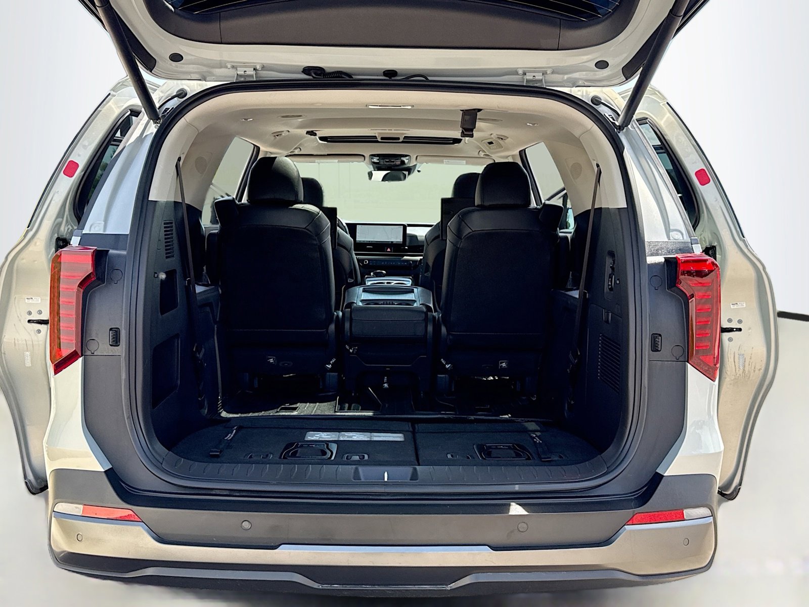 Used 2025 Kia Carnival SX Prestige FWD image 7