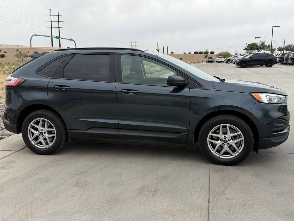 Used 2022 Ford Edge SE image 3