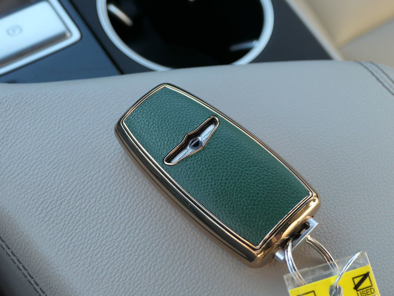 Used 2022 Genesis G70 2.0T image 32