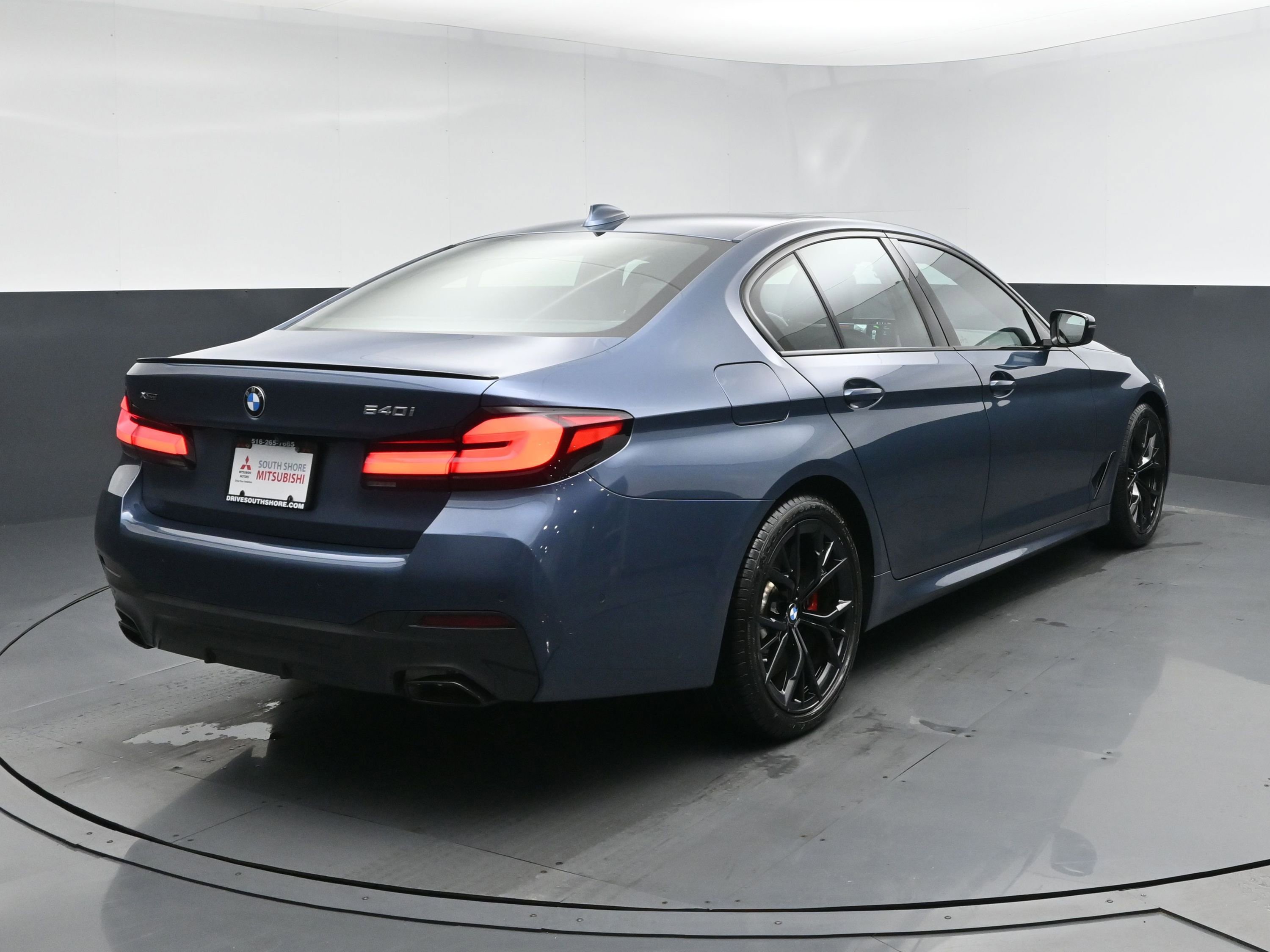 Used 2023 BMW 540i xDrive w/ M Sport Package image 23