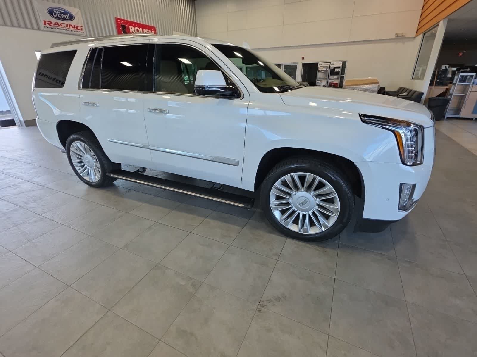 Used 2017 Cadillac Escalade Platinum AWD/4WD image 6