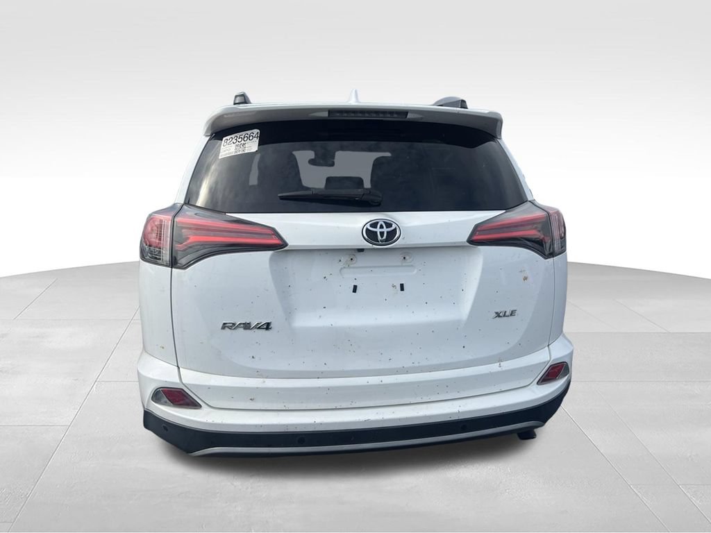 Used 2018 Toyota RAV4 XLE FWD image 8