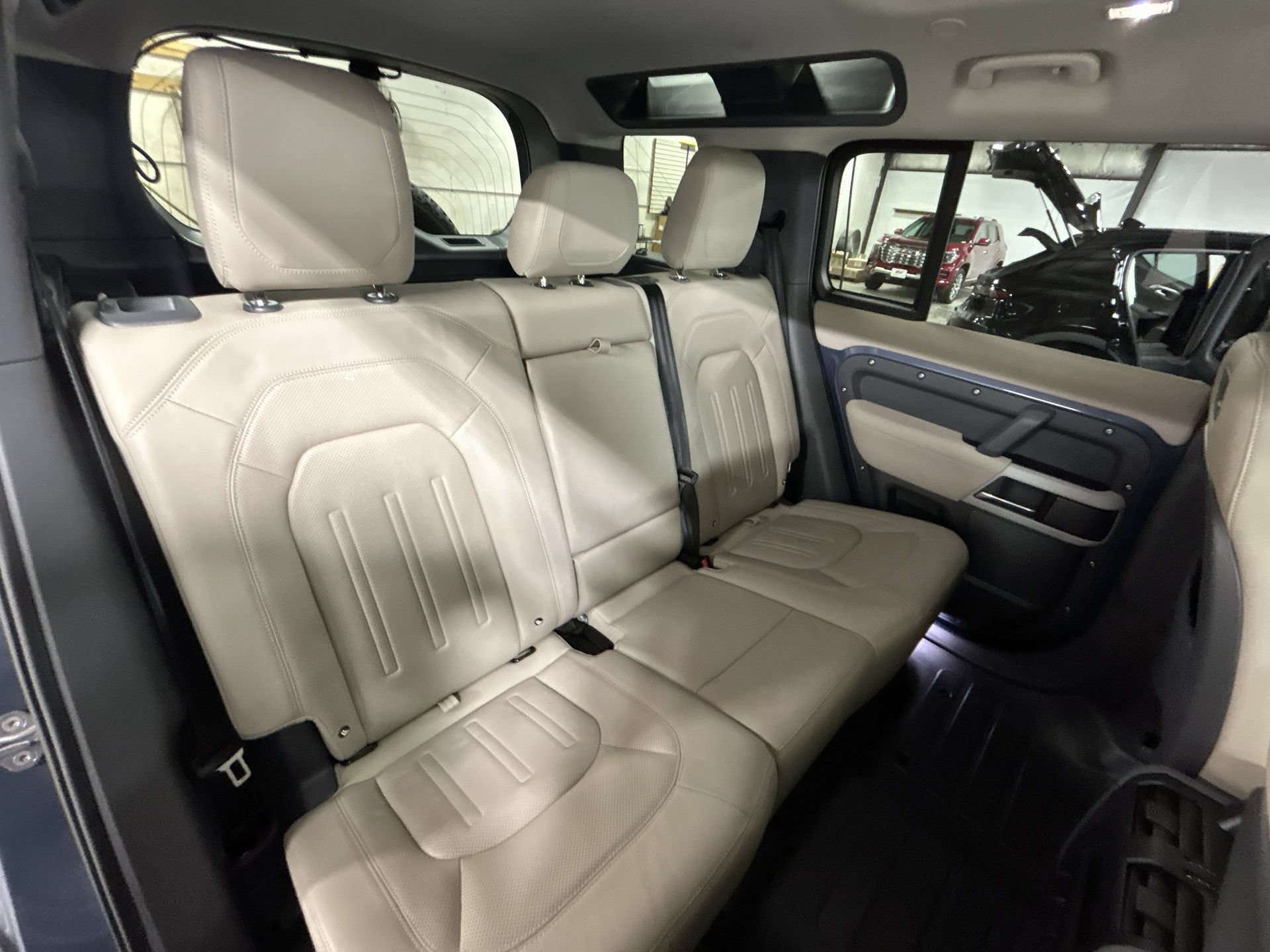 Used 2022 Land Rover Defender 110 S AWD/4WD image 28